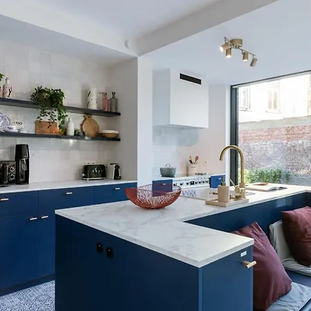 Apartament Huswell - Luxurious Near The City-centre Of