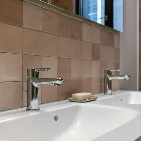 Huswell - Luxurious Near The City-centre Of Gandawa